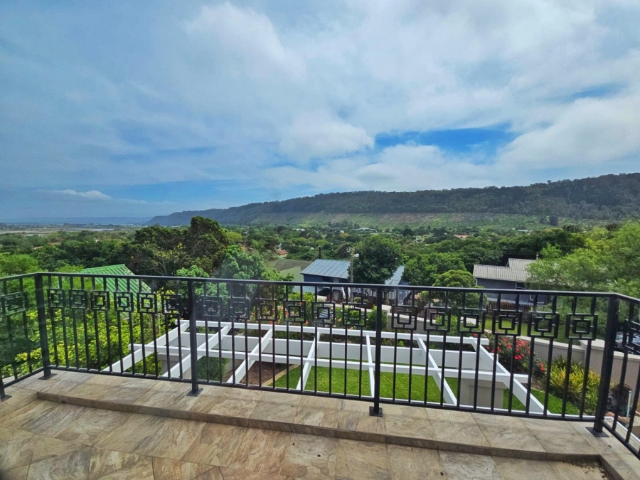 4 Bedroom Property for Sale in Sedgefield Central Western Cape